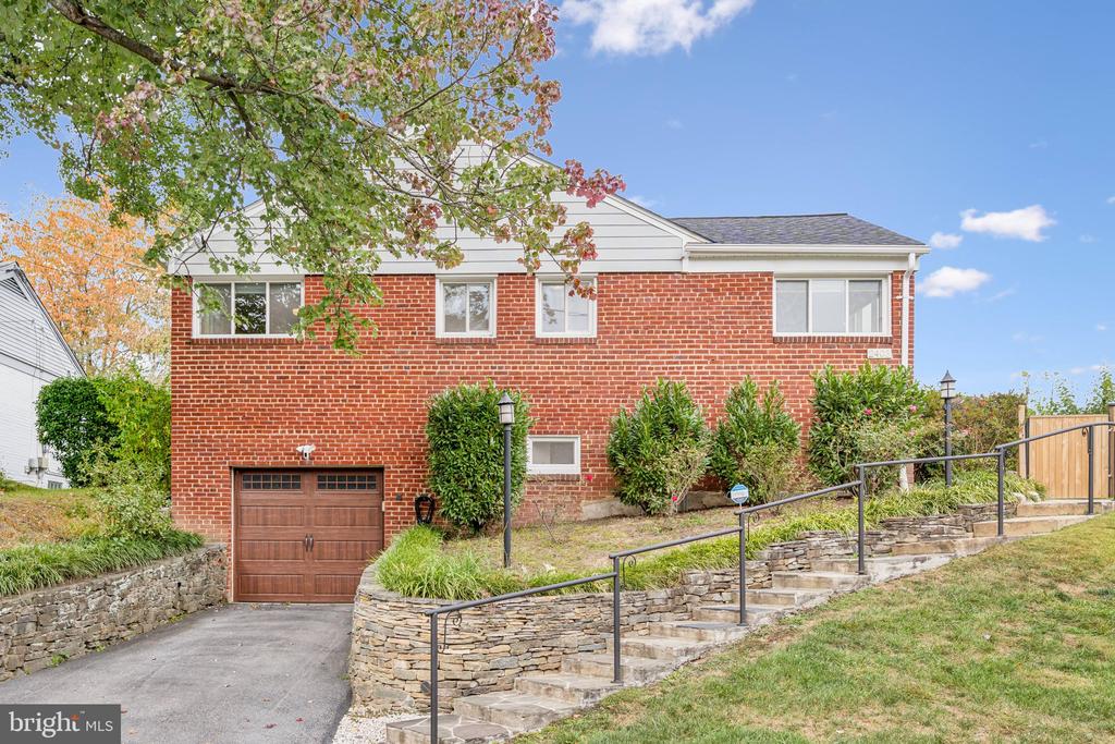 2403 COLSTON DRIVE