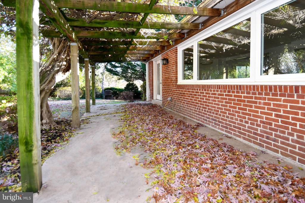 4111 SAUL ROAD