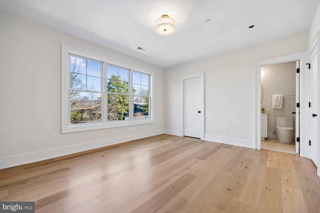 3404 PAULINE DRIVE