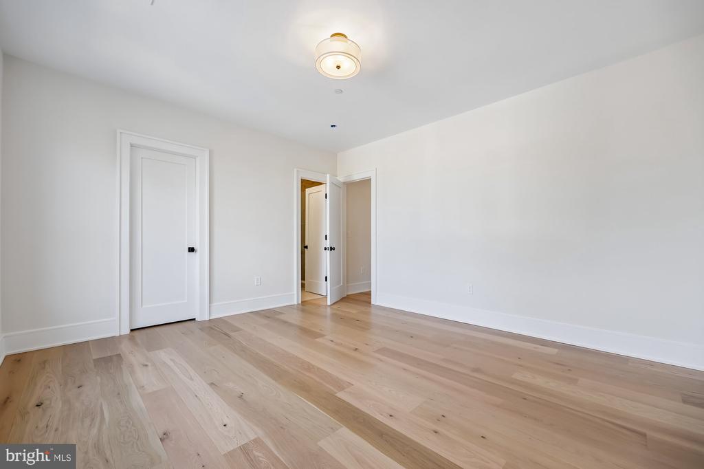 3404 PAULINE DRIVE