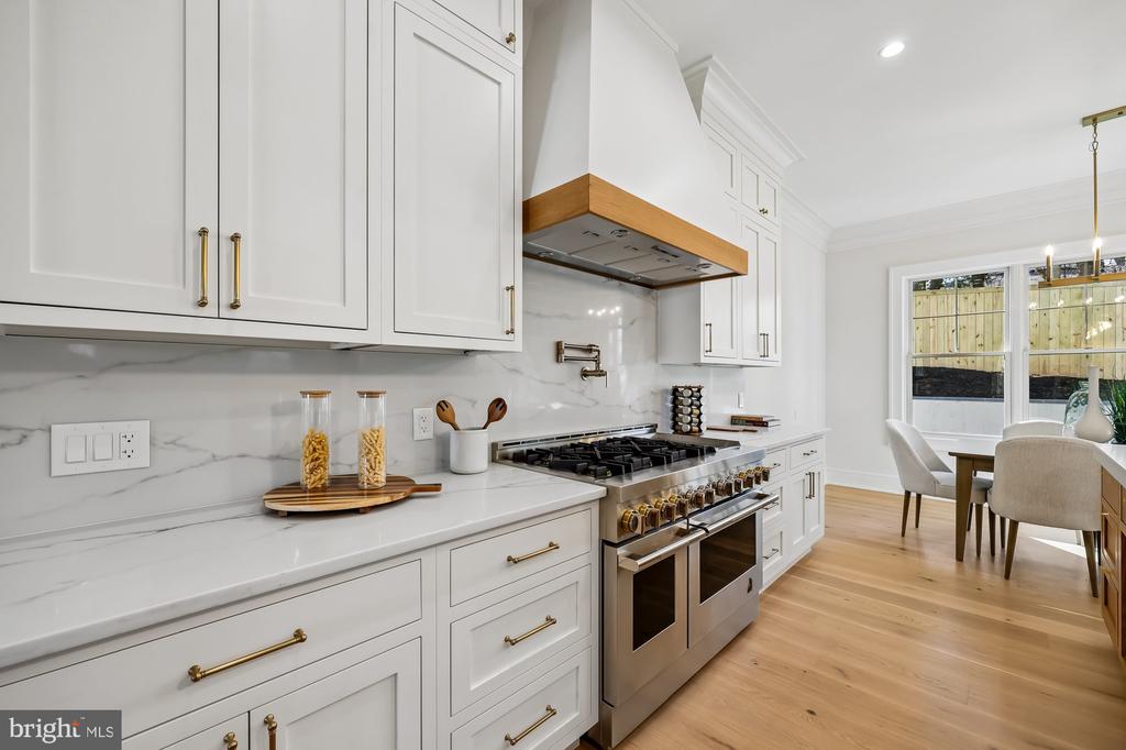 3404 PAULINE DRIVE
