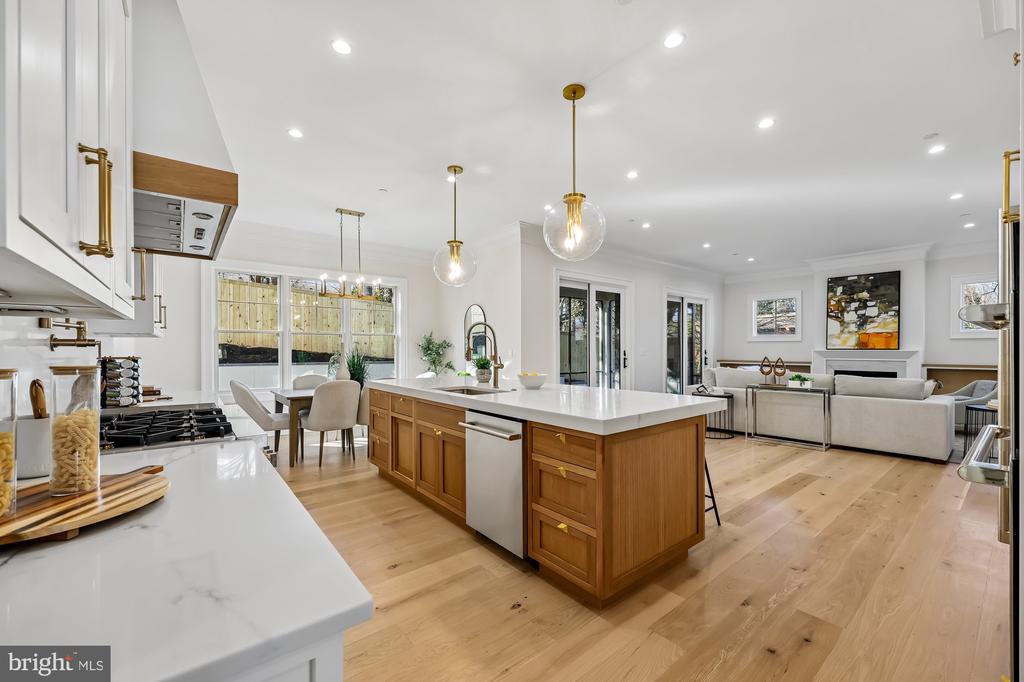 3404 PAULINE DRIVE