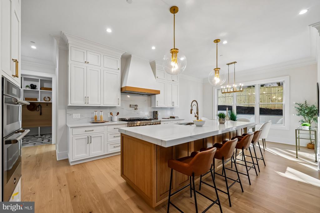 3404 PAULINE DRIVE