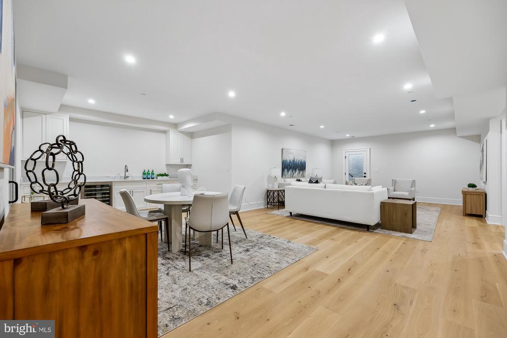 3404 PAULINE DRIVE