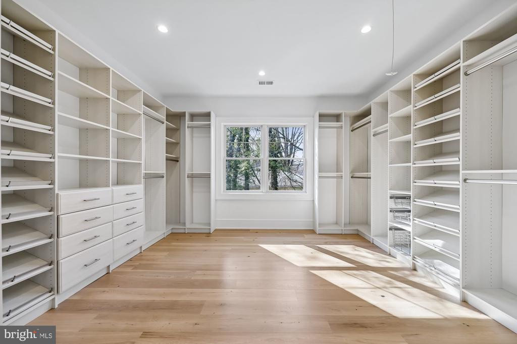 3404 PAULINE DRIVE