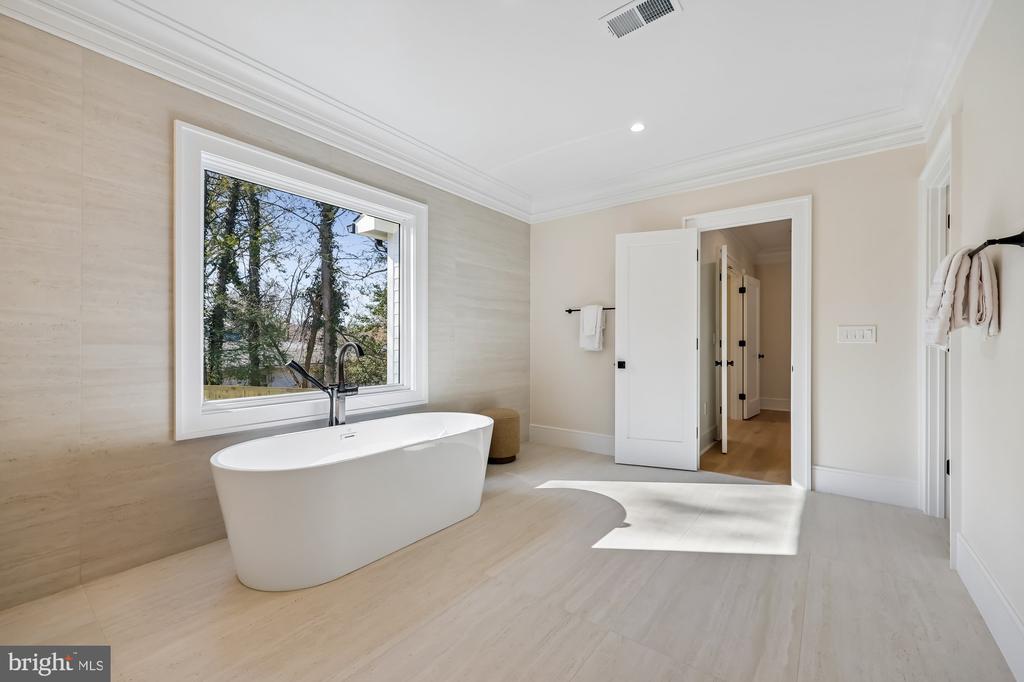 3404 PAULINE DRIVE