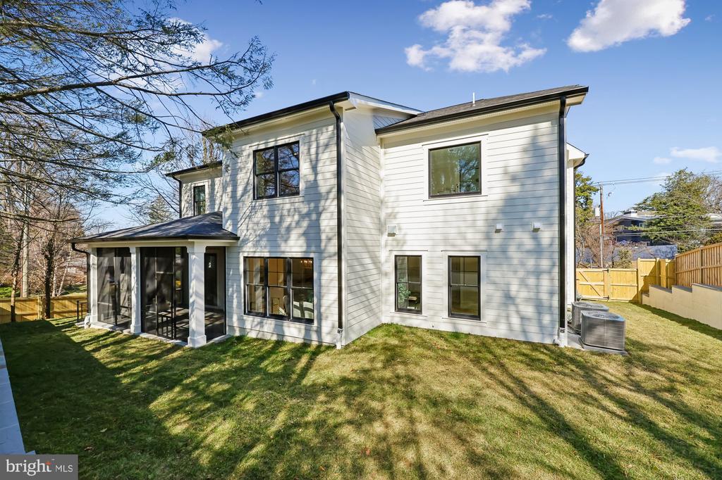 3404 PAULINE DRIVE