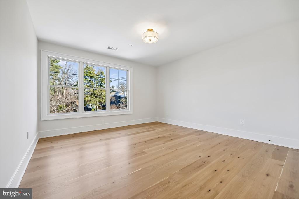 3404 PAULINE DRIVE