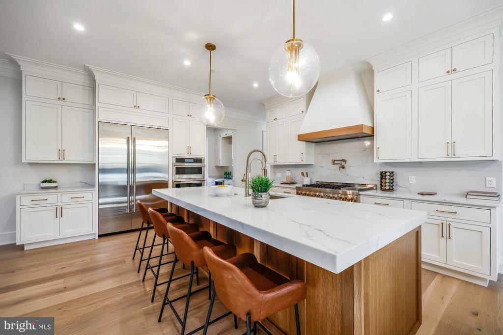3404 PAULINE DRIVE