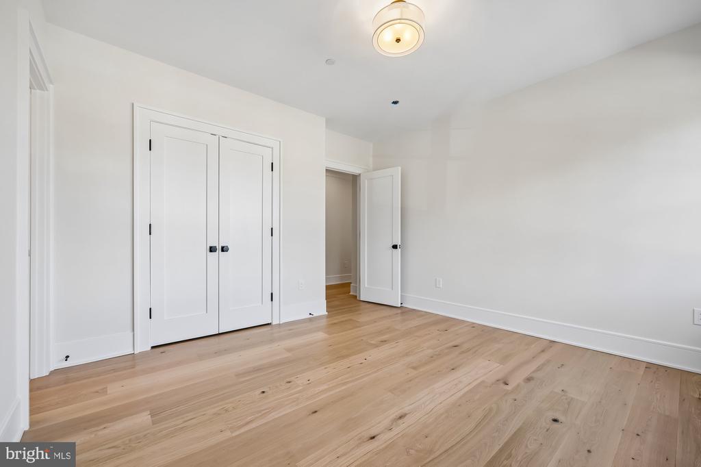 3404 PAULINE DRIVE
