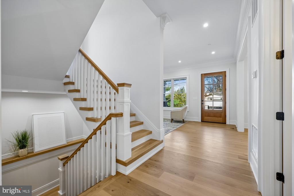 3404 PAULINE DRIVE