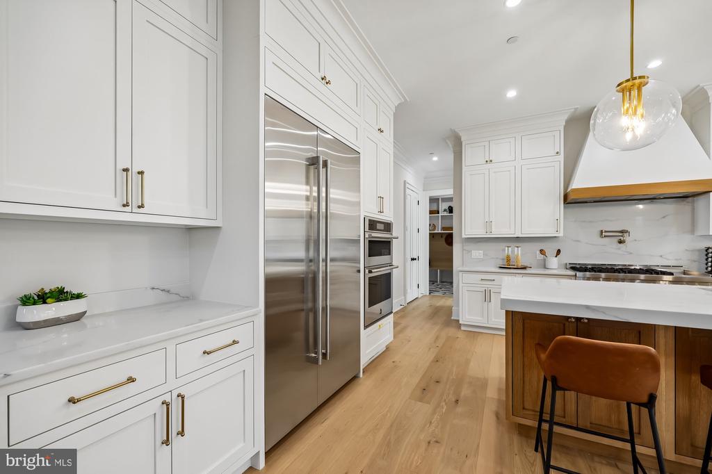 3404 PAULINE DRIVE