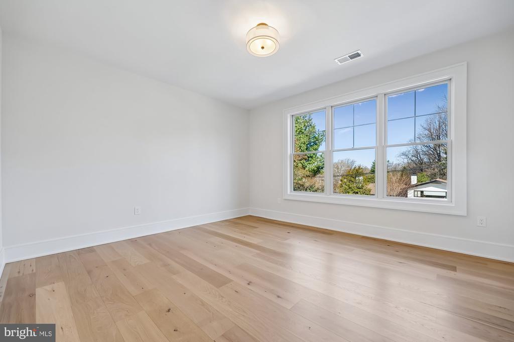 3404 PAULINE DRIVE