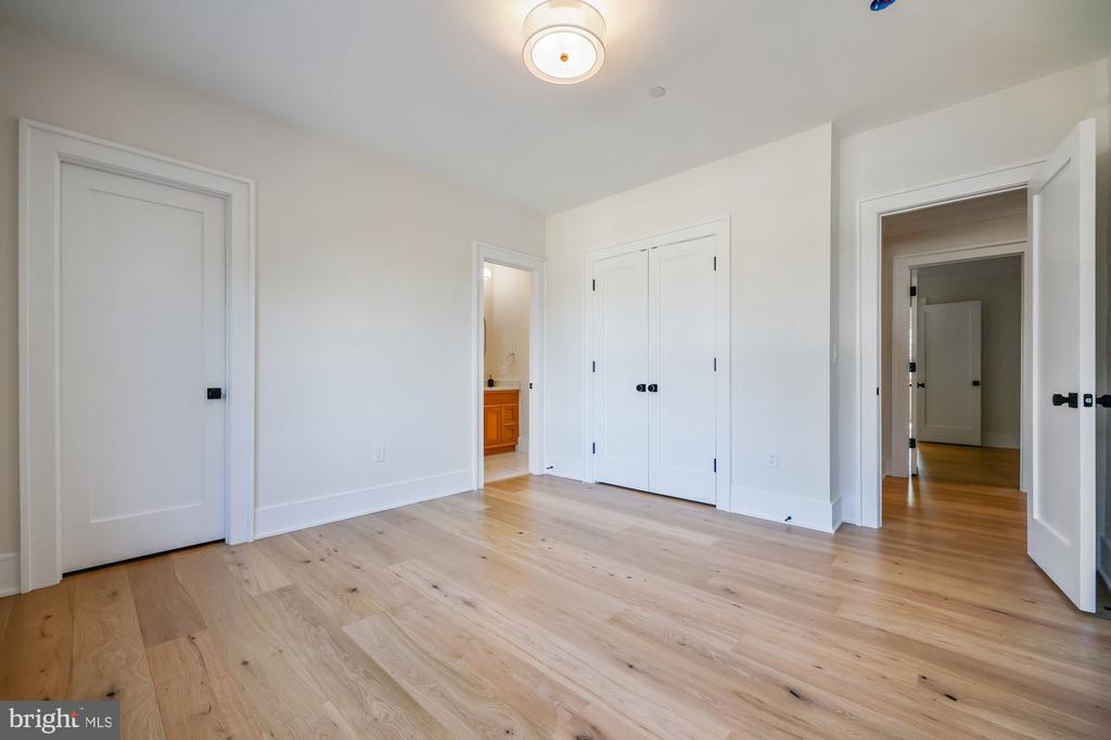 3404 PAULINE DRIVE