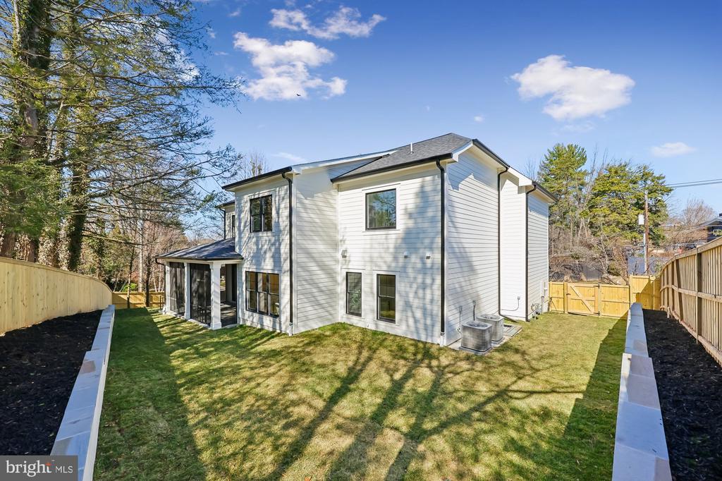 3404 PAULINE DRIVE