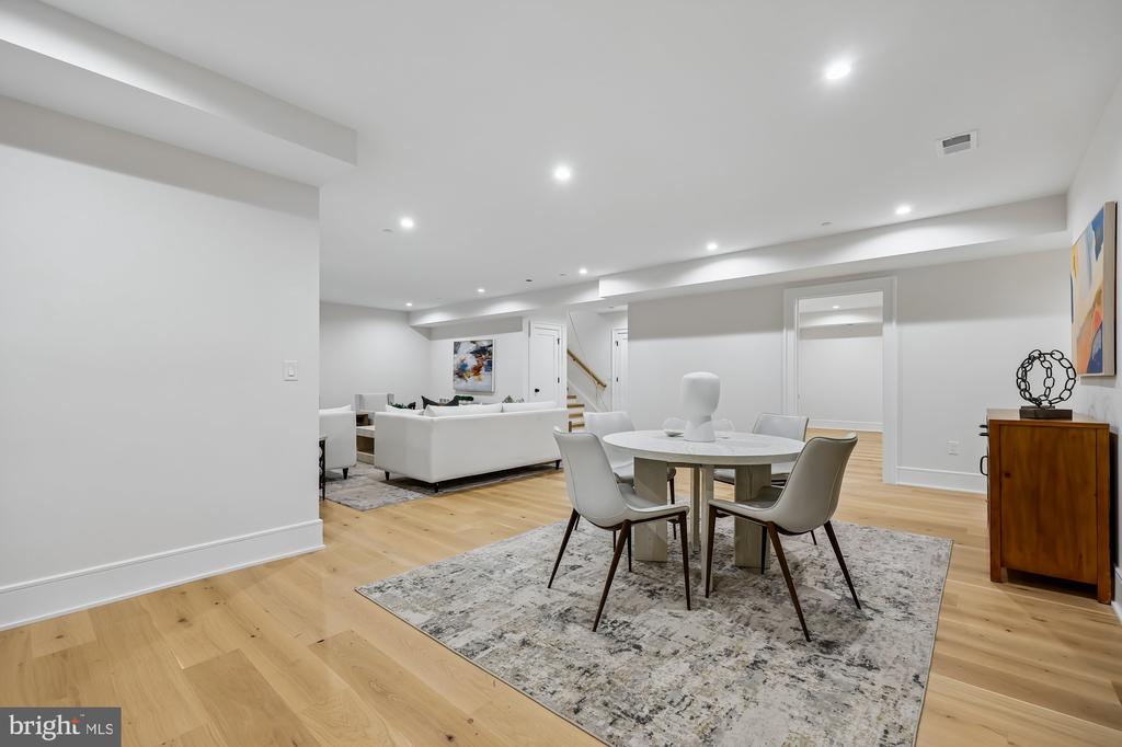 3404 PAULINE DRIVE