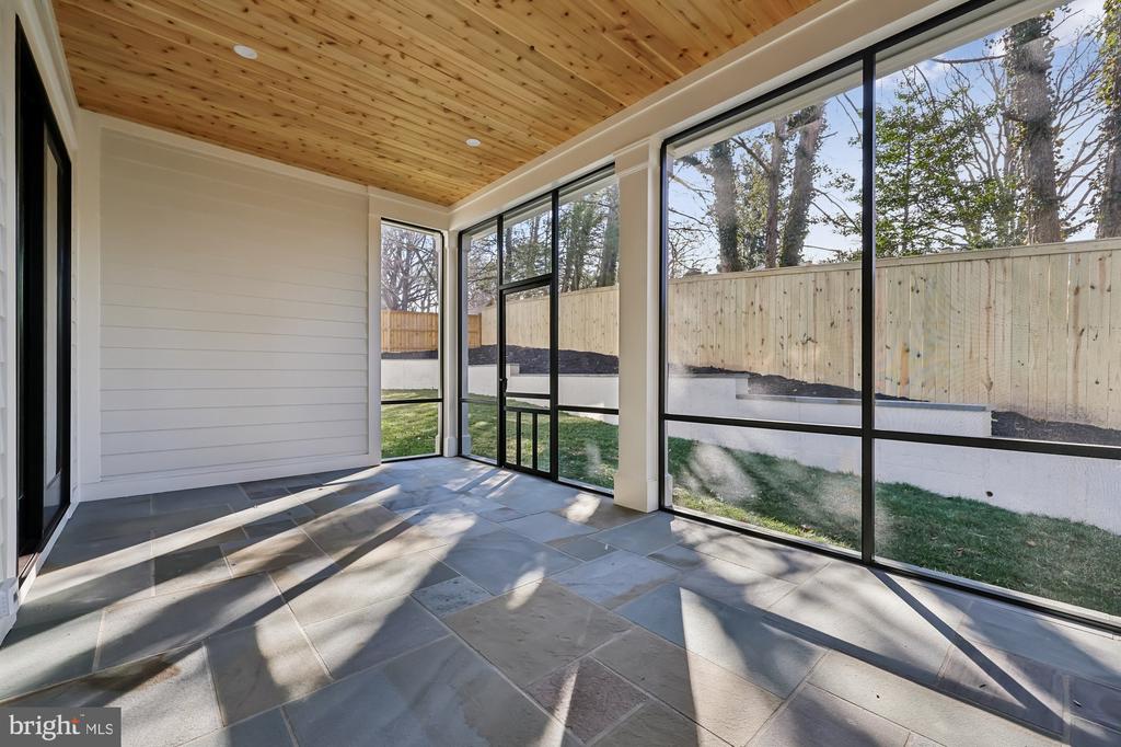 3404 PAULINE DRIVE
