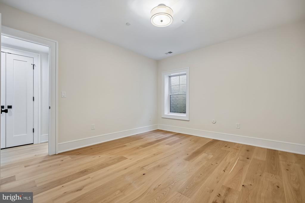 3404 PAULINE DRIVE