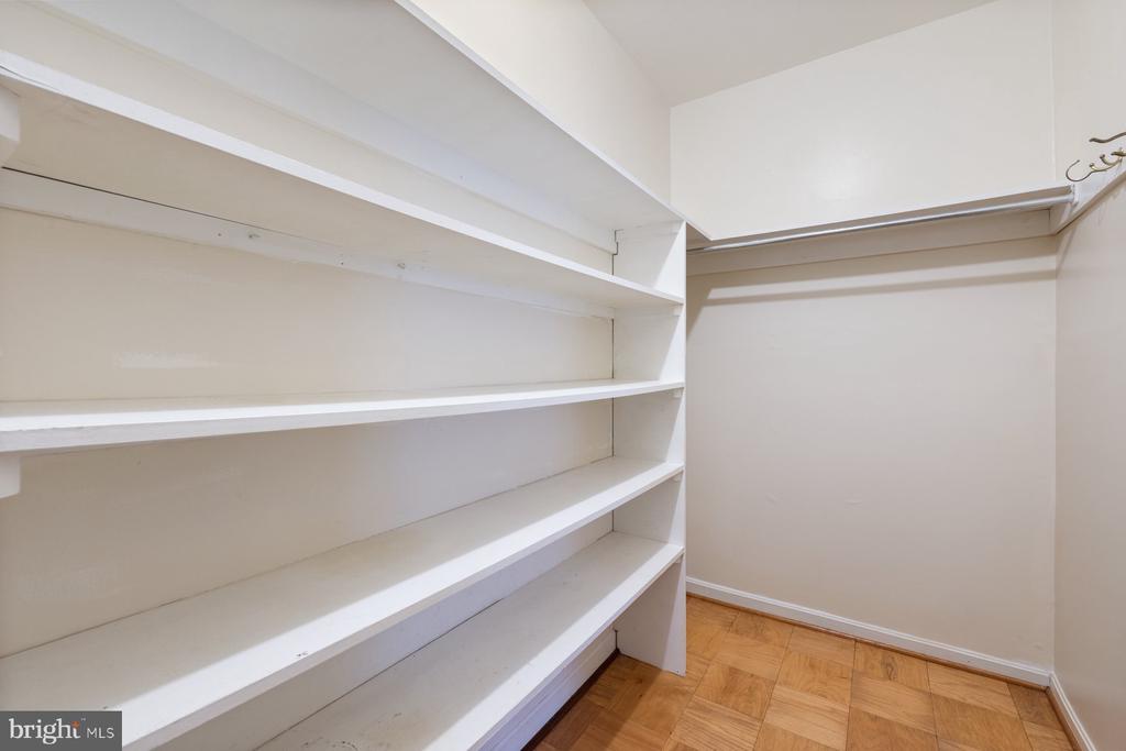 876 COLLEGE PARKWAY Unit: 102