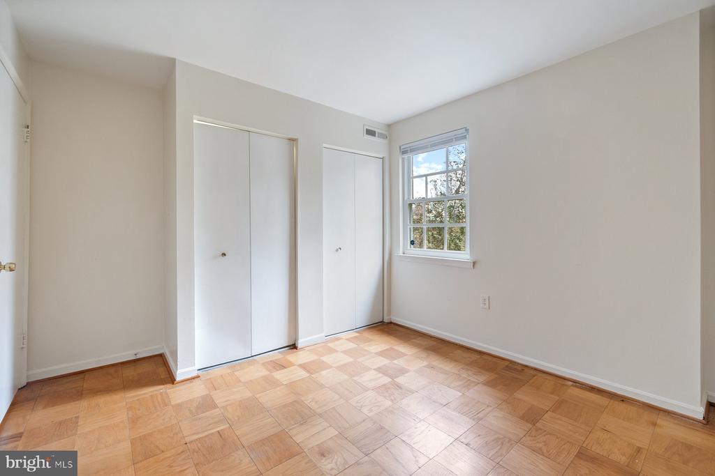 876 COLLEGE PARKWAY Unit: 102