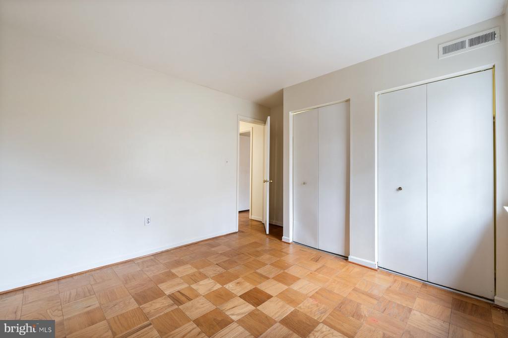876 COLLEGE PARKWAY Unit: 102