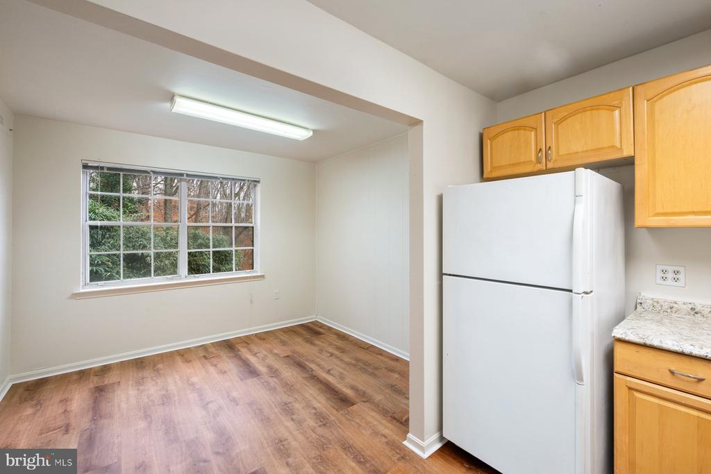 876 COLLEGE PARKWAY Unit: 102