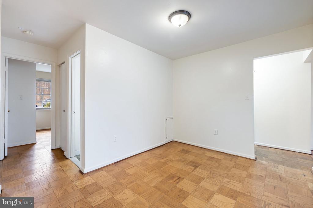 876 COLLEGE PARKWAY Unit: 102