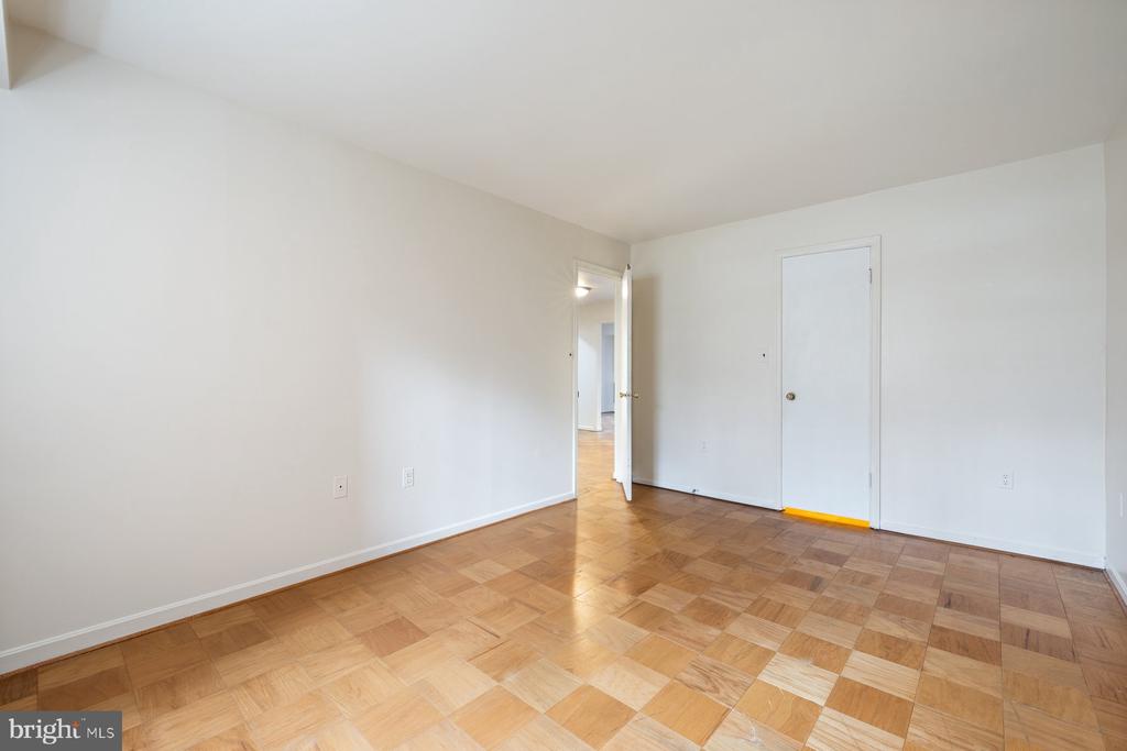 876 COLLEGE PARKWAY Unit: 102