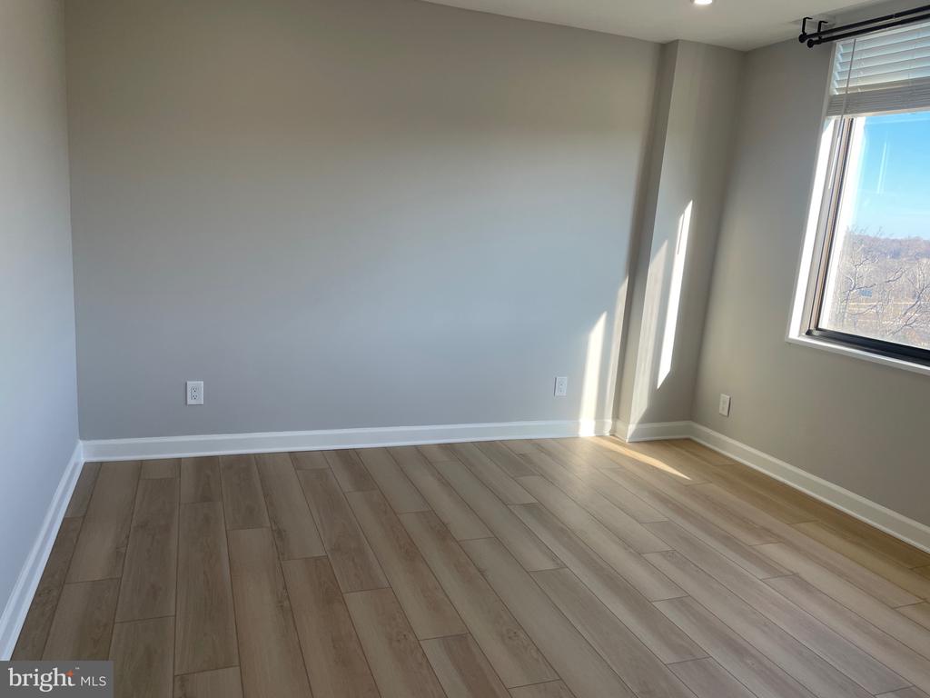 5225 POOKS HILL ROAD Unit: 828S