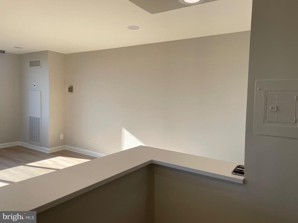 5225 POOKS HILL ROAD Unit: 828S