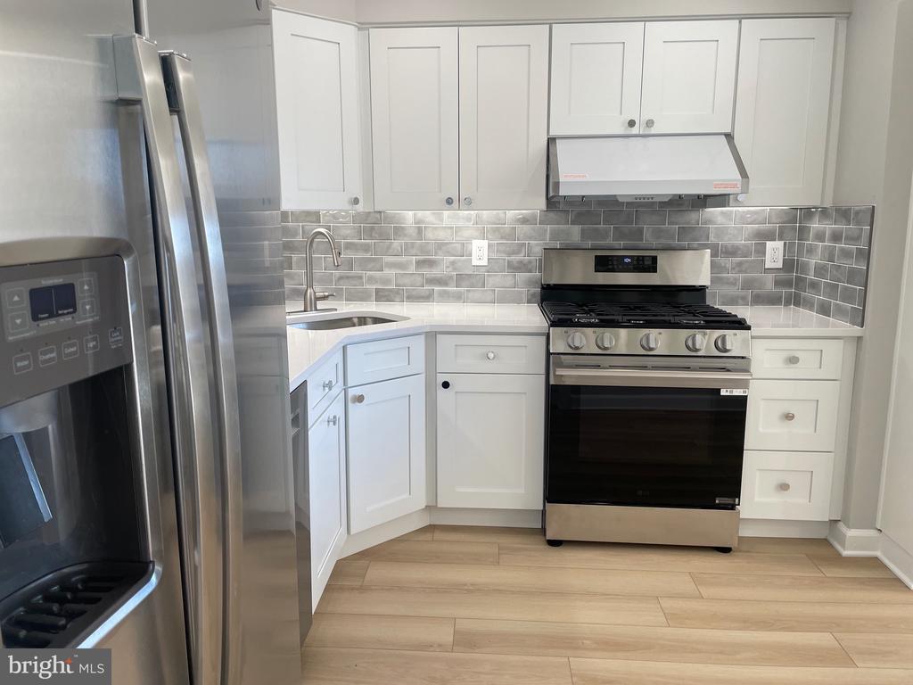 5225 POOKS HILL ROAD Unit: 828S