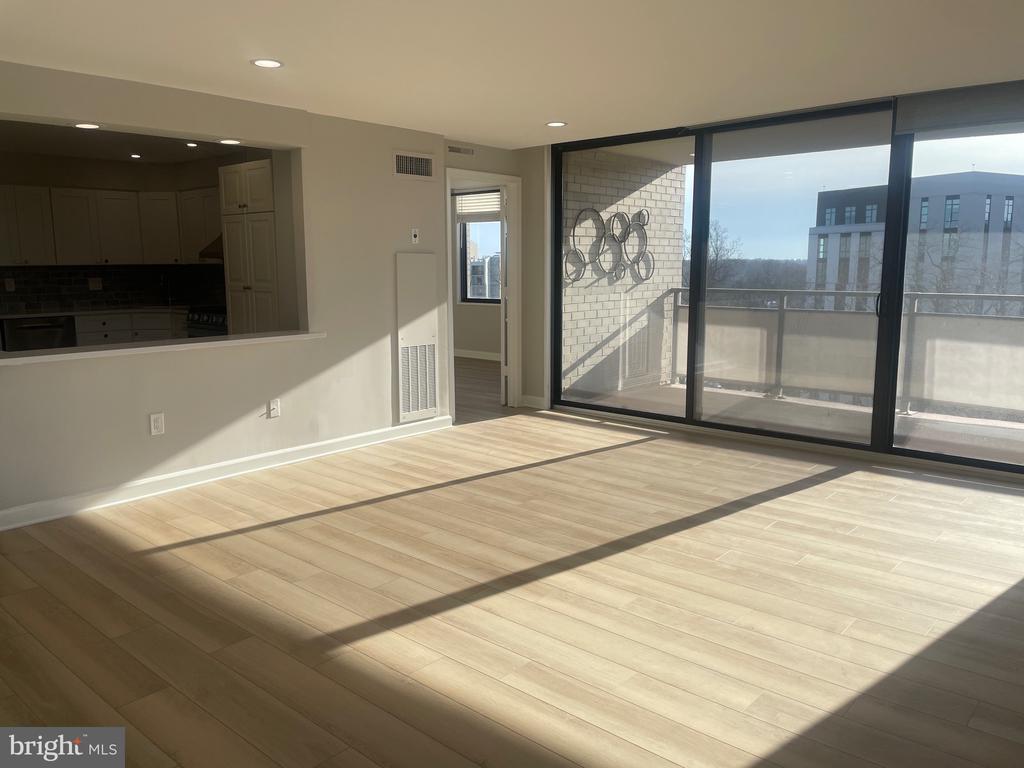 5225 POOKS HILL ROAD Unit: 828S