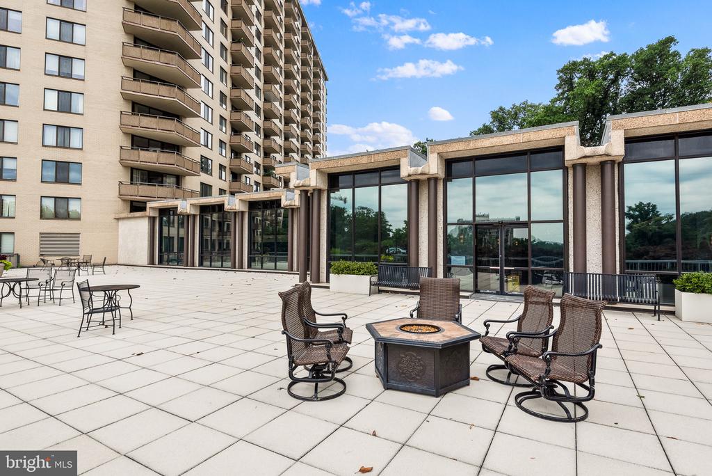 5225 POOKS HILL ROAD Unit: 828S