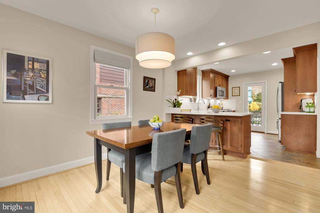1511 LIVE OAK DRIVE