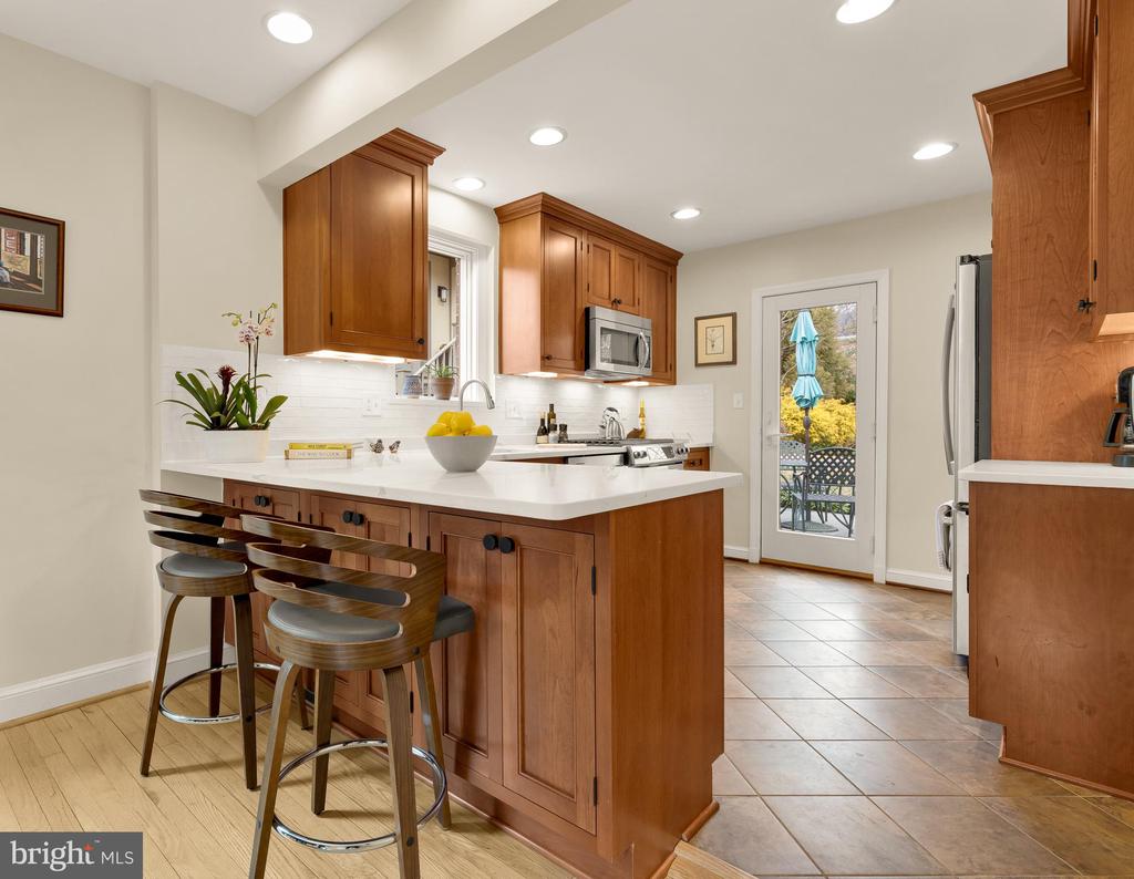 1511 LIVE OAK DRIVE