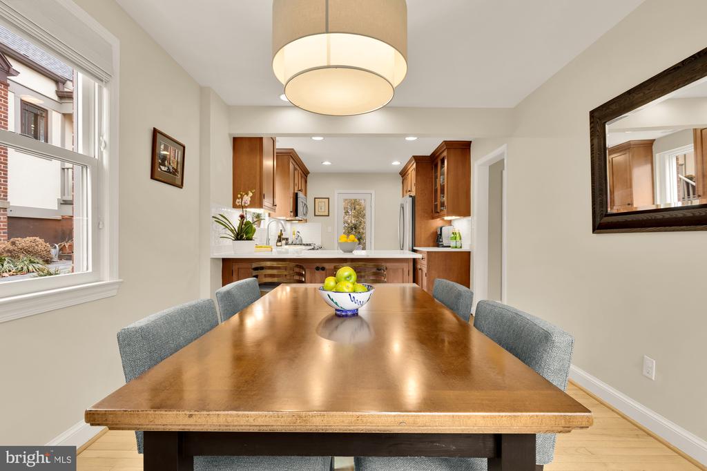 1511 LIVE OAK DRIVE