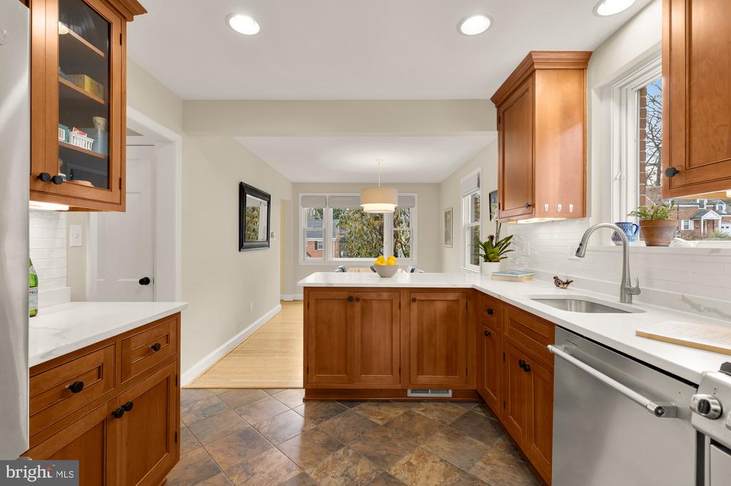 1511 LIVE OAK DRIVE