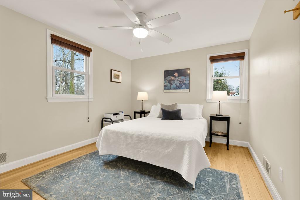 1511 LIVE OAK DRIVE