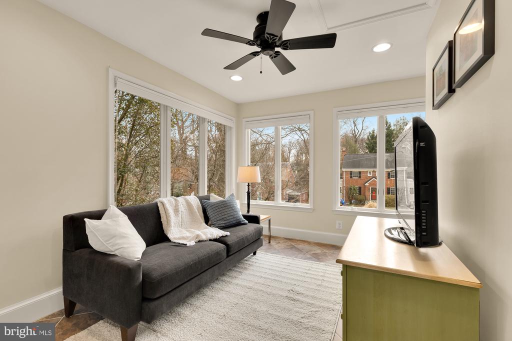 1511 LIVE OAK DRIVE