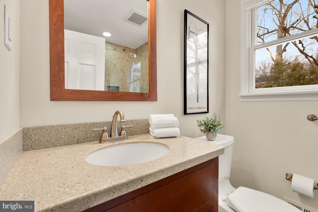 1511 LIVE OAK DRIVE
