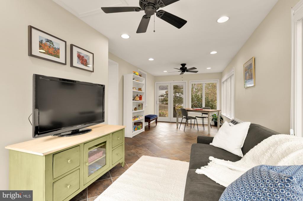 1511 LIVE OAK DRIVE