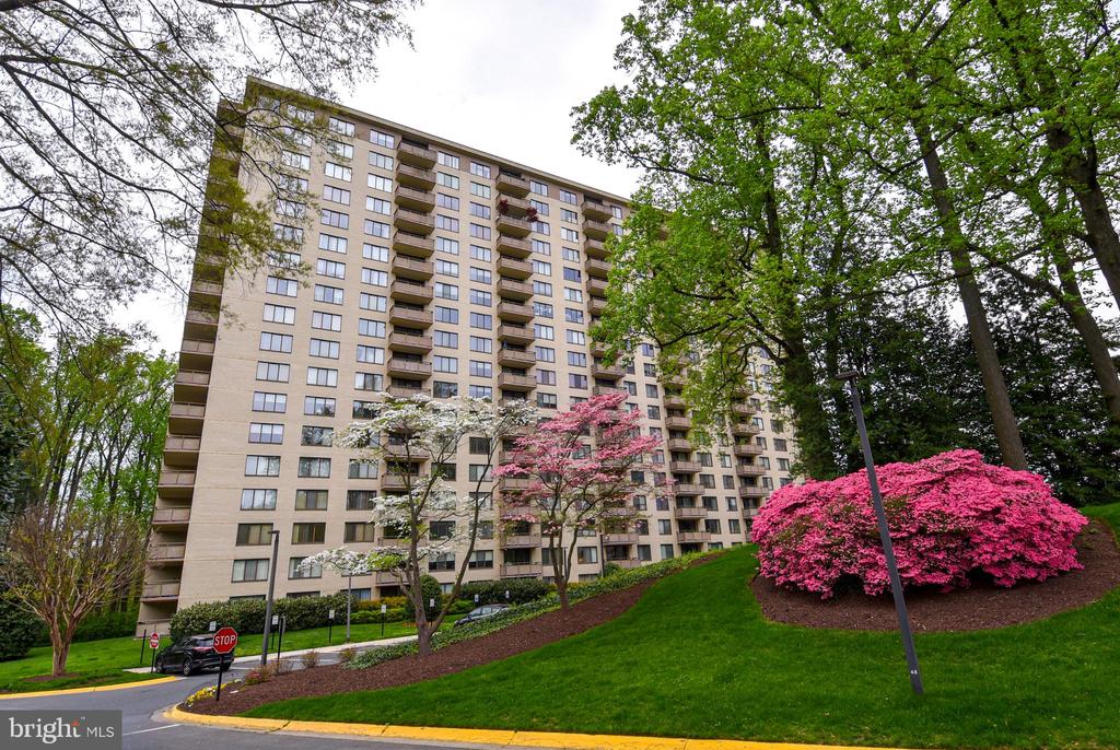 5225 POOKS HILL ROAD Unit: 1214N