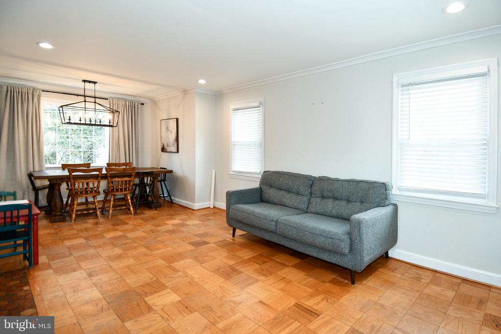 9325 LONG BRANCH PARKWAY