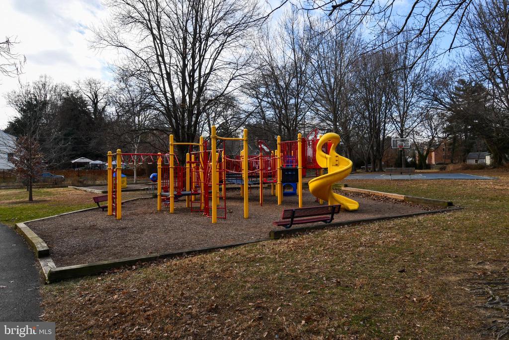 9325 LONG BRANCH PARKWAY