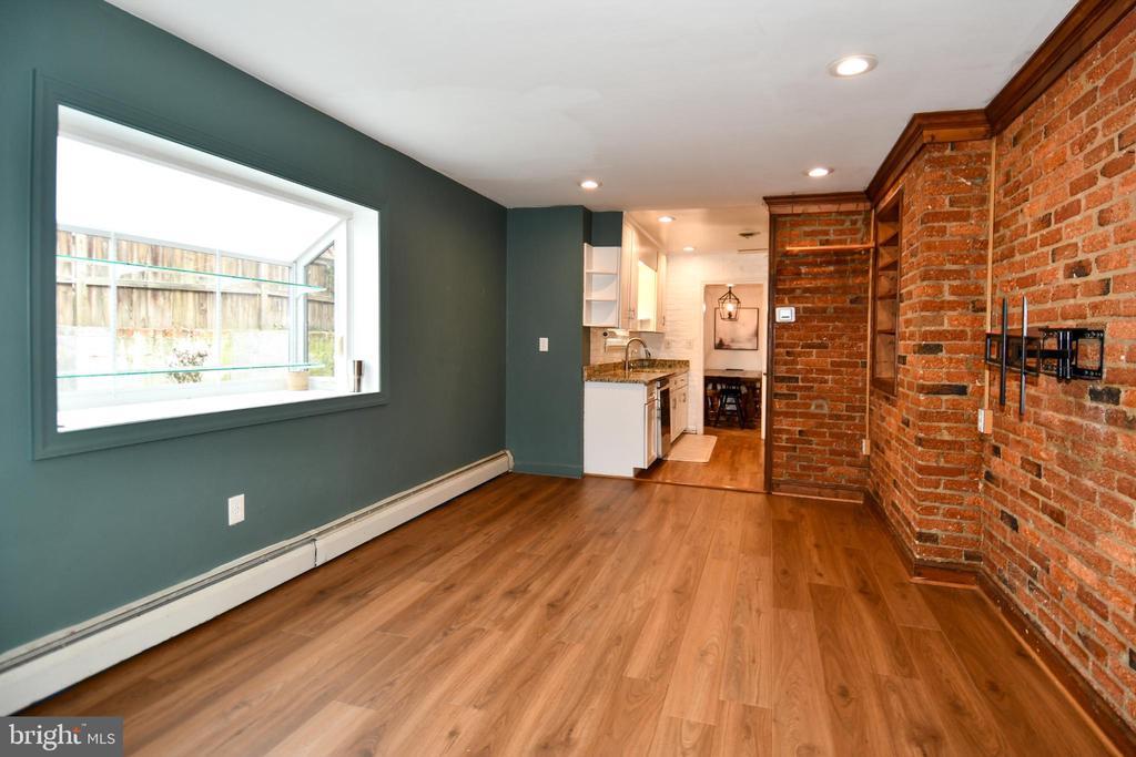 9325 LONG BRANCH PARKWAY