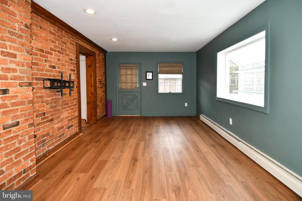 9325 LONG BRANCH PARKWAY