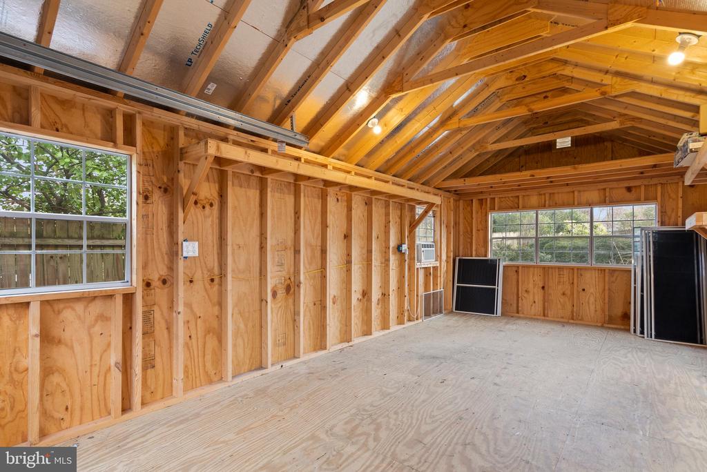 8 SPRINGVALE LANE