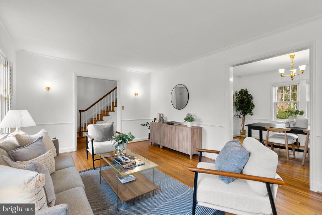 8 SPRINGVALE LANE