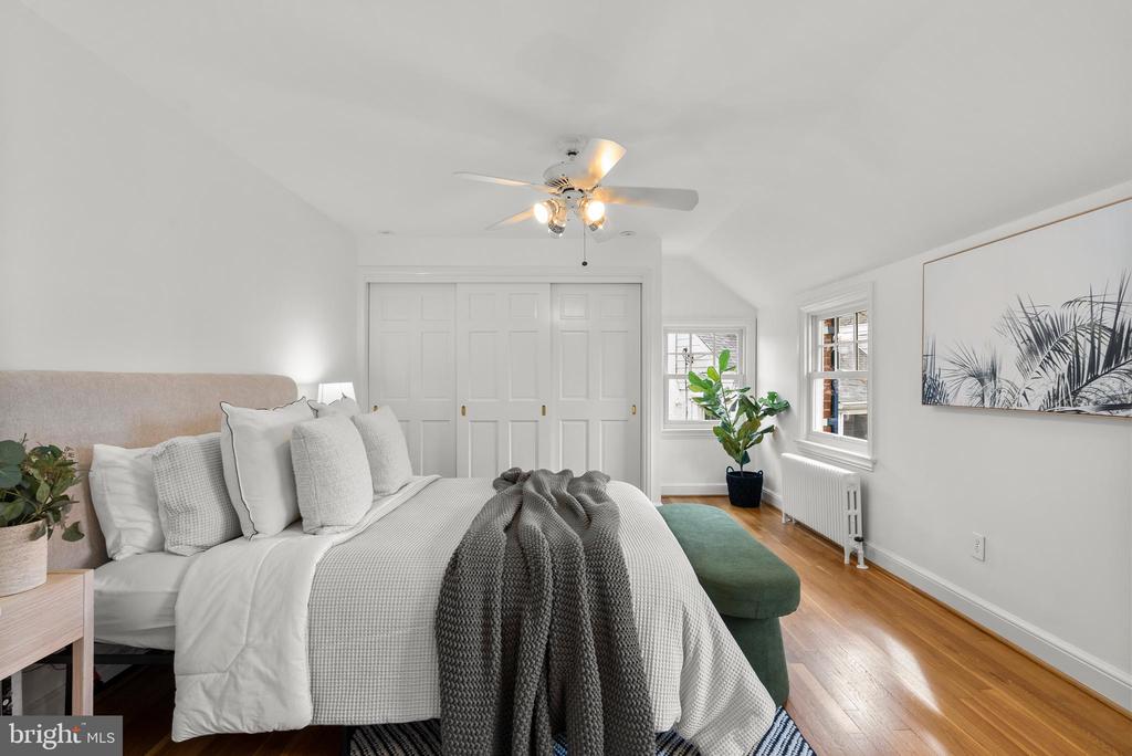 8 SPRINGVALE LANE