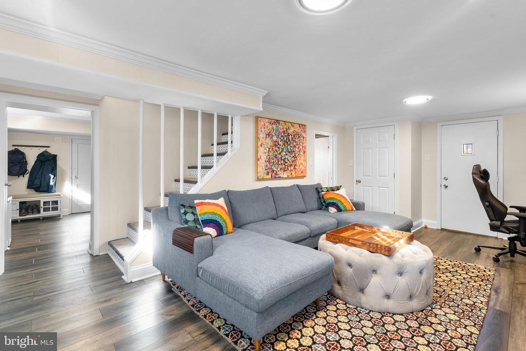 707 FOREST GLEN ROAD